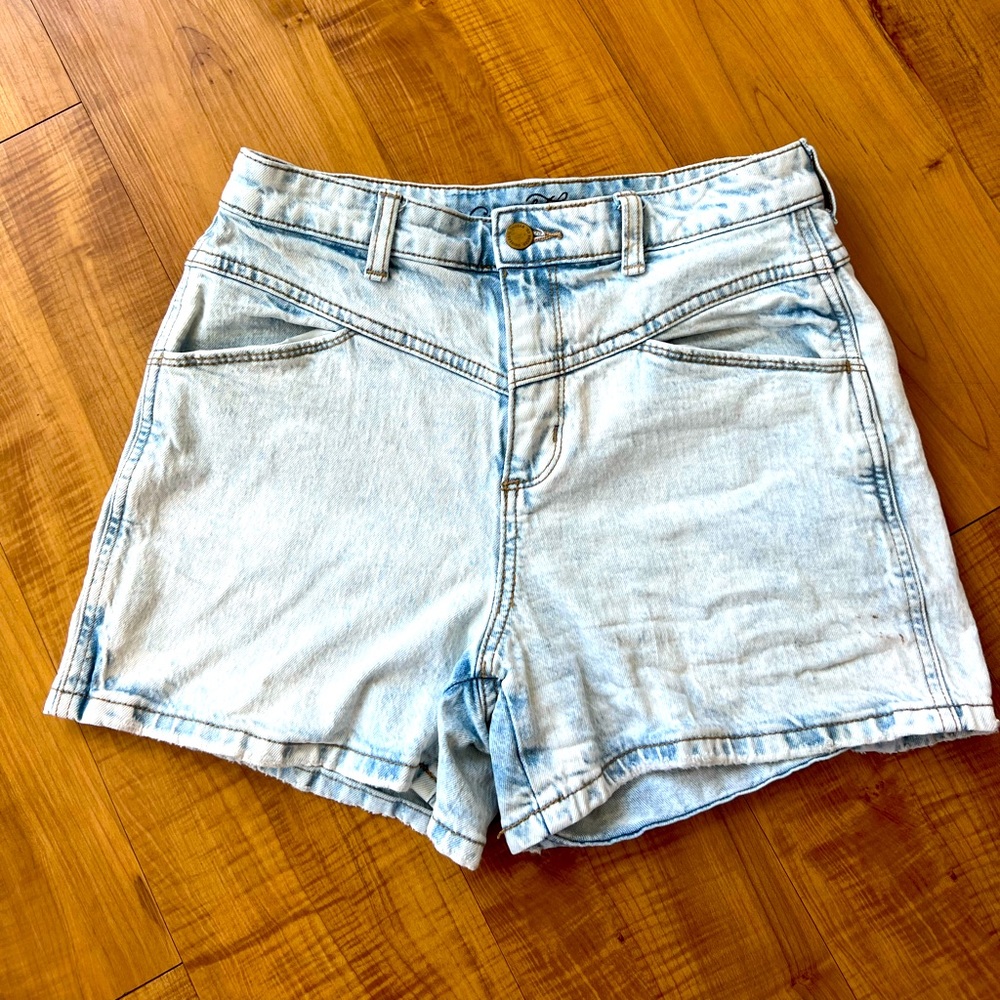 Universal thread Jean shorts size 6